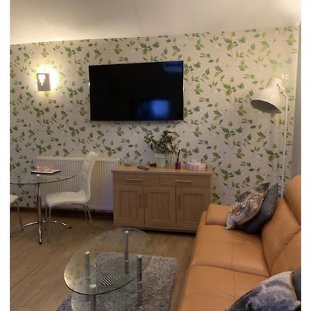 The Annex Apartment Is On Cheddar Bridge Apartments ภายนอก รูปภาพ